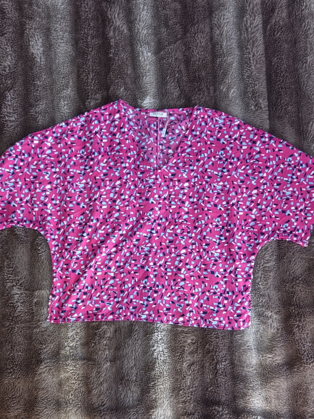 Andrée by Unit Hot Pink Abstract Geo Dolman Sleeve High Low Blouse Medium NWOT